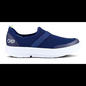 Oofos “oomg” low shoe